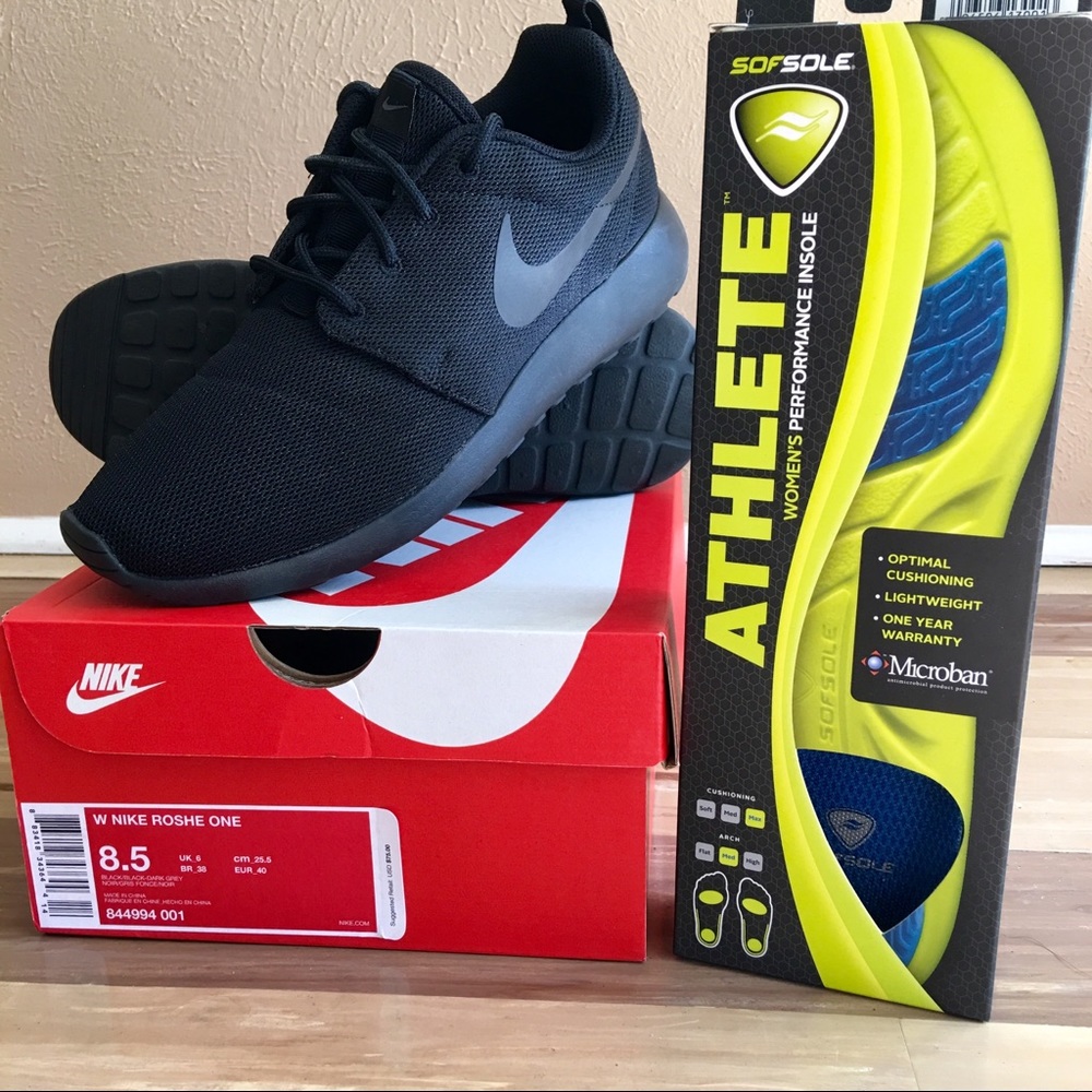 👟 Nike Roshe One shoes w/ insoles 👟